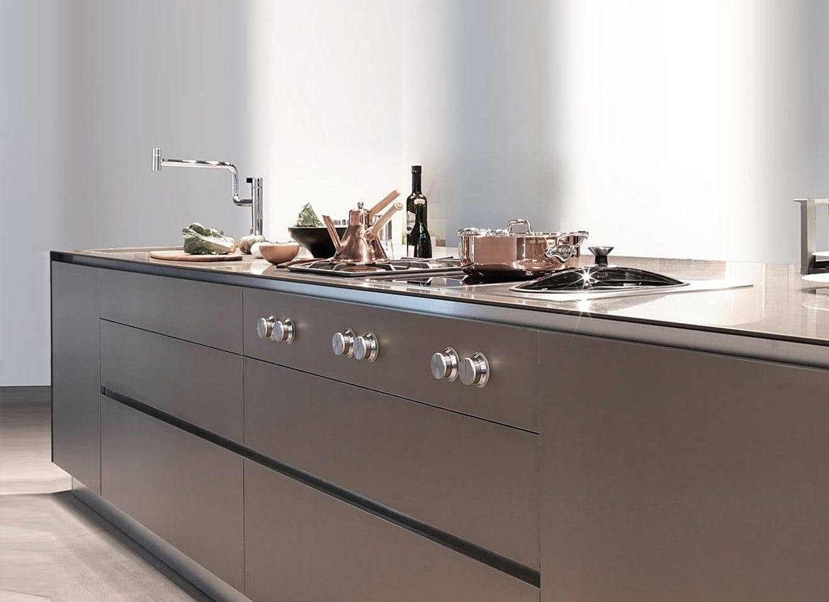 Bronze modern kitchen