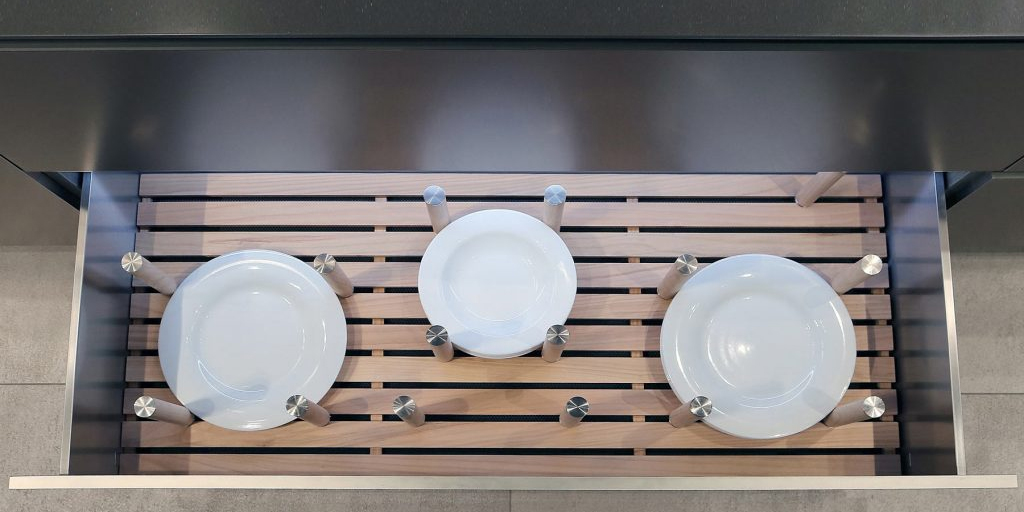 Bronze kitchen detail